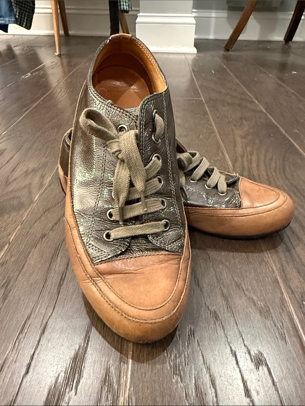 Candice Cooper Sz 38 Women's Low-Top Leather Sneakers in Brown and Olive